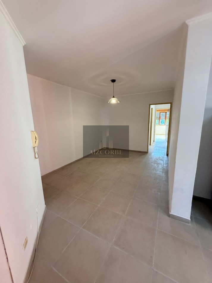 Depto 3 dorm. - Courrege y Peru - Ascensor