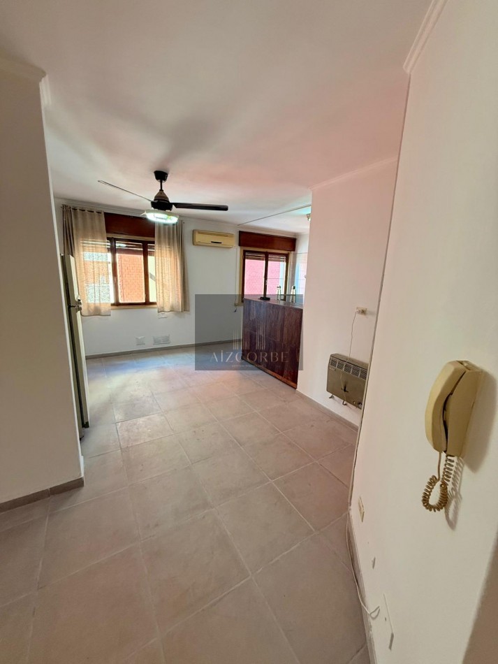 Depto 3 dorm. - Courrege y Peru - Ascensor