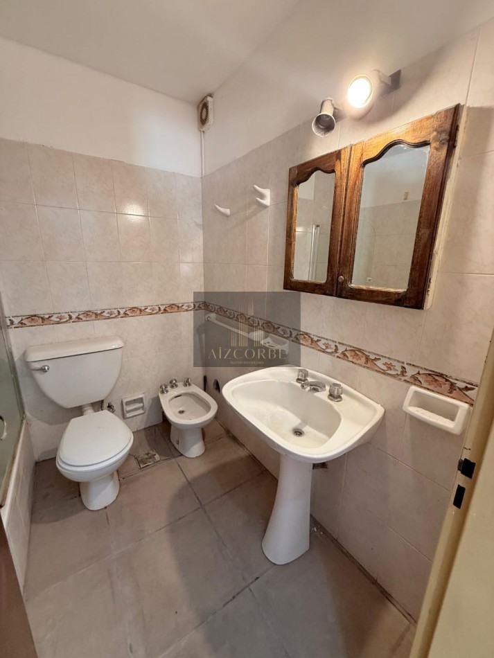 Depto 3 dorm. - Courrege y Peru - Ascensor