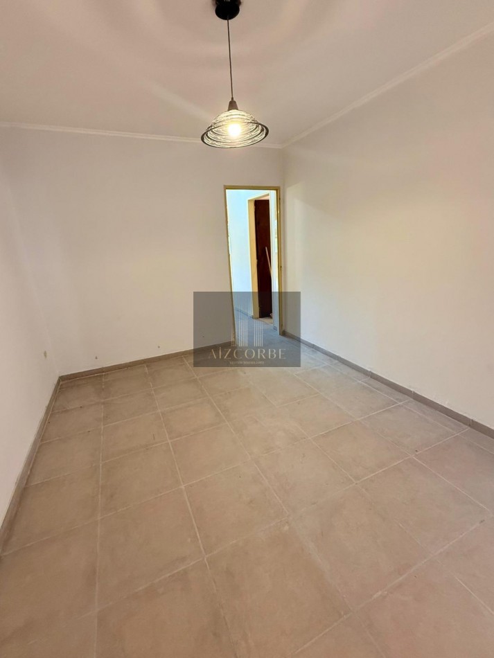 Depto 3 dorm. - Courrege y Peru - Ascensor