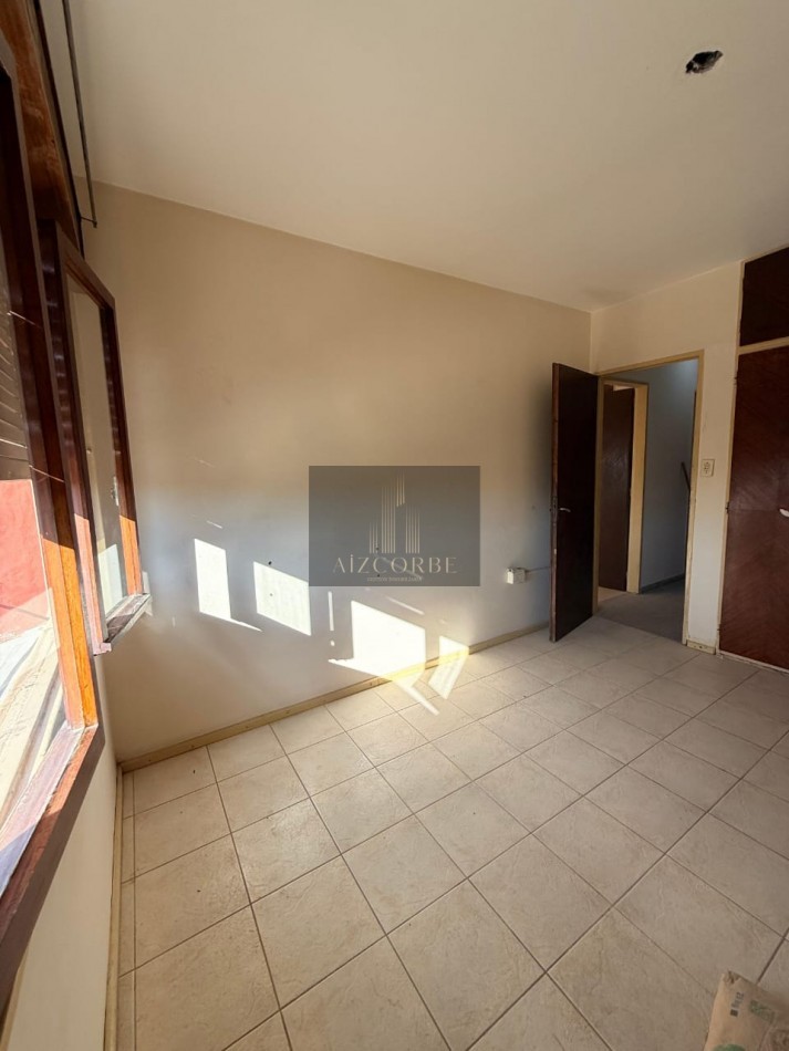 Depto 3 dorm. - Courrege y Peru - Ascensor