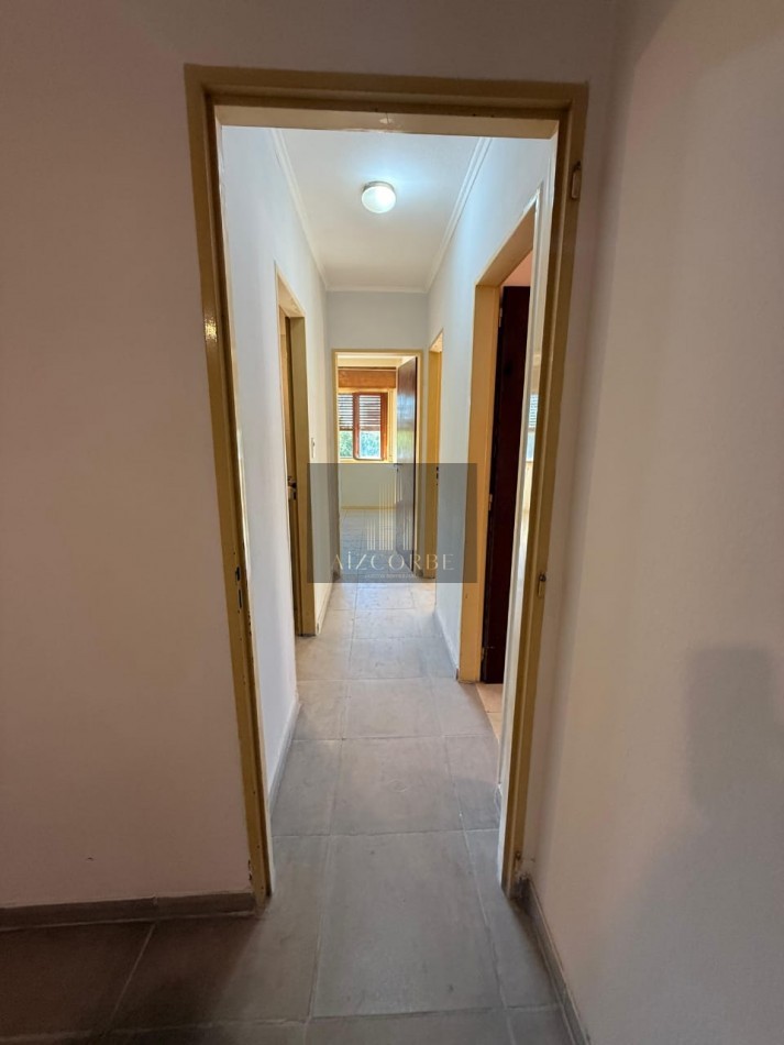 Depto 3 dorm. - Courrege y Peru - Ascensor