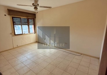 Depto 3 dorm. - Courrege y Peru - Ascensor